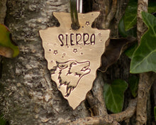 Load image into Gallery viewer, Arrow head dog id tag with wolfhead design