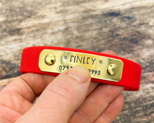 Load image into Gallery viewer, Personalized waterproof dog collar with name plate and brass buckle, 20mm (3/4")