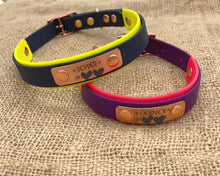 Load image into Gallery viewer, Mud-proof dog collar with name plate and rose gold buckle, 2-colored