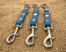 Load image into Gallery viewer, Backup safety strap to connect collar to leash or harness