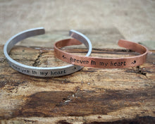 Load image into Gallery viewer, Dog Memorial Gift, hand stamped loss of pet bracelet