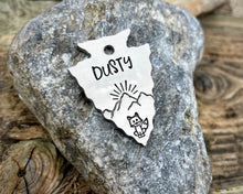 Load image into Gallery viewer, Arrow head dog tag with mountain range, sunrise & cute fox