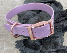 Load image into Gallery viewer, Mudproof hexagon webbing dog collar with rose gold buckle 20mm