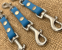 Load image into Gallery viewer, Backup safety strap to connect collar to leash or harness