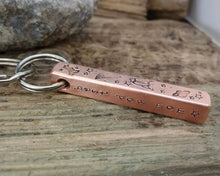 Load image into Gallery viewer, 'Best dog mom' keychain, handmade dog lover gift idea