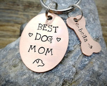 Load image into Gallery viewer, Dog Lover Gift - 'Best Dog Mom' Keychain with dog name tags