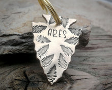 Load image into Gallery viewer, Arrow head dog tag with fern leaves
