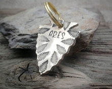 Load image into Gallery viewer, Arrow head dog tag with fern leaves