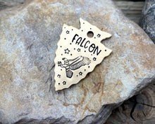 Load image into Gallery viewer, Arrow head dog tag with eagle and stars