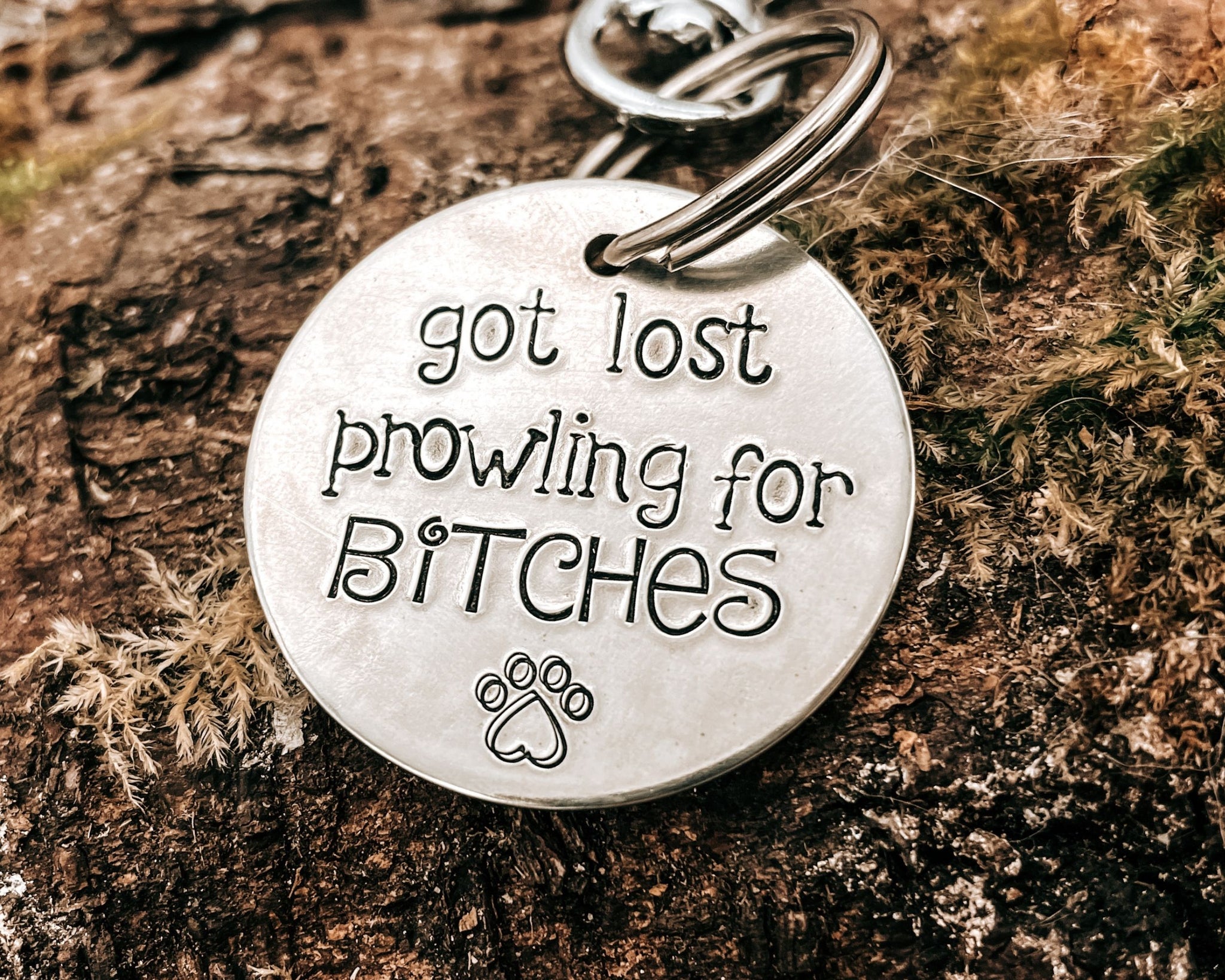 VAN dog tag （当時の袋.密閉×10個入） Funny dog id tag, hand stamped with 'got lost prowling for bitches