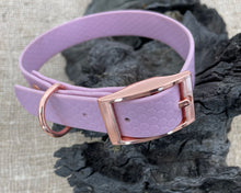 Load image into Gallery viewer, Mudproof hexagon webbing dog collar with rose gold buckle 20mm
