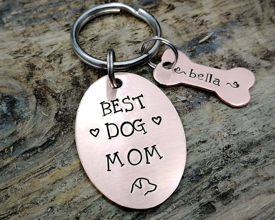Dog Lover Gift - 'Best Dog Mom' Keychain with dog name tags